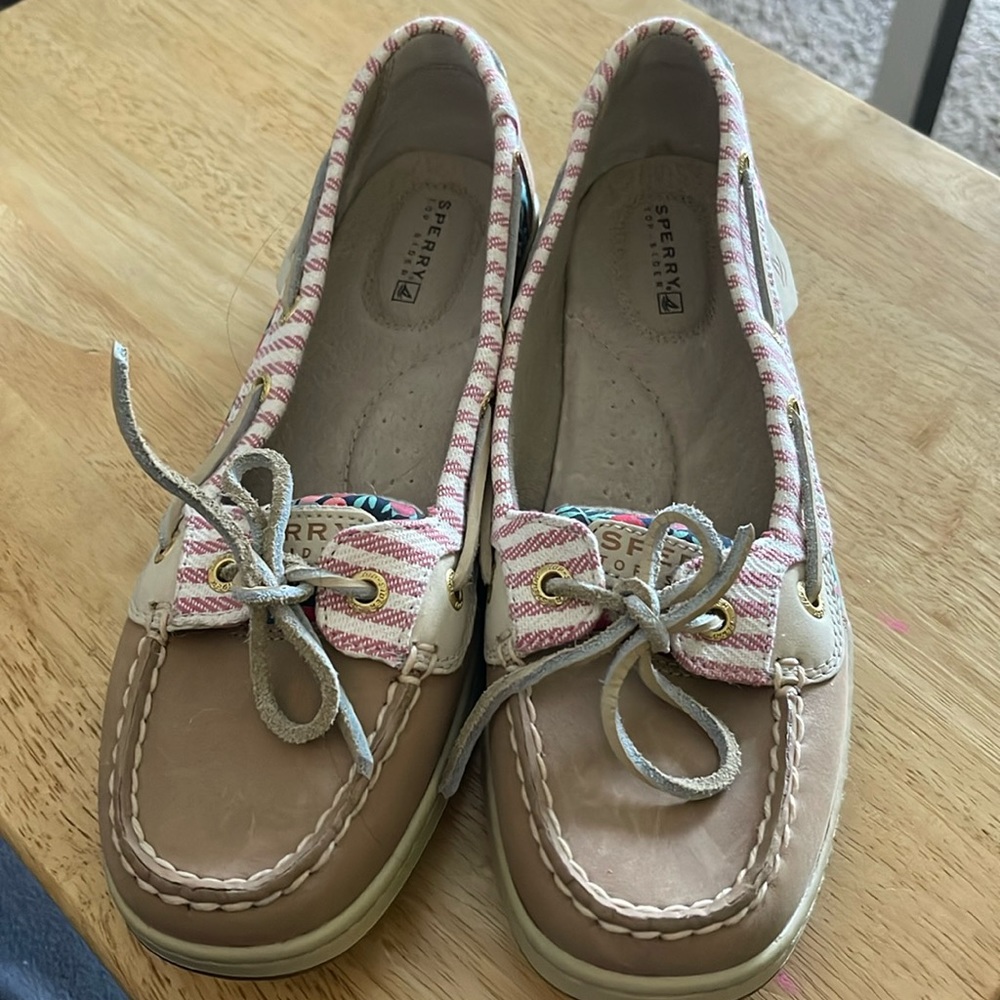 ⭐️ SPERRY Boat Shoe 8.5 M Angelfish Berry